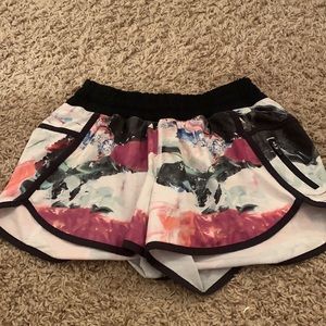 Lululemon flower pattern shorts size 6